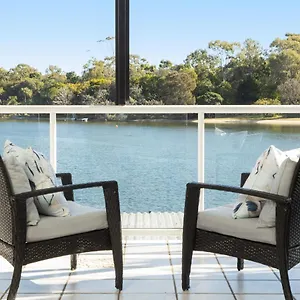 Holiday home Riverfront With Jetty, Ideal For Families 